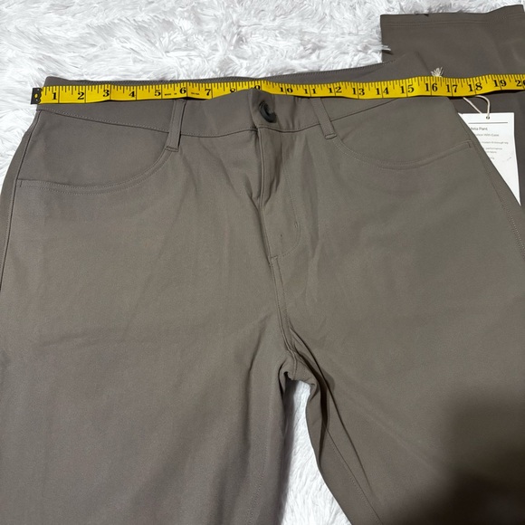 Vuori Men's Gray Sweatpants & Joggers - Picture 10 of 11